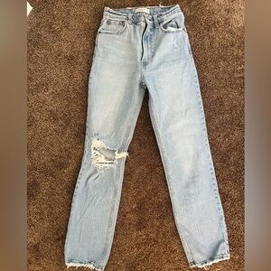 Abercrombie & Fitch 90s straight ultra high-rise jeans.